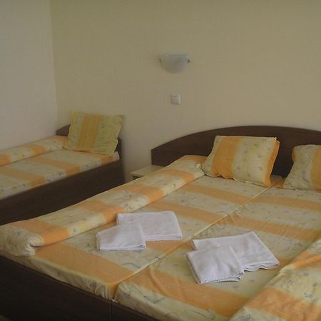 Семеен Хотел Атива - Family Hotel Ativa Lozenets Exterior foto