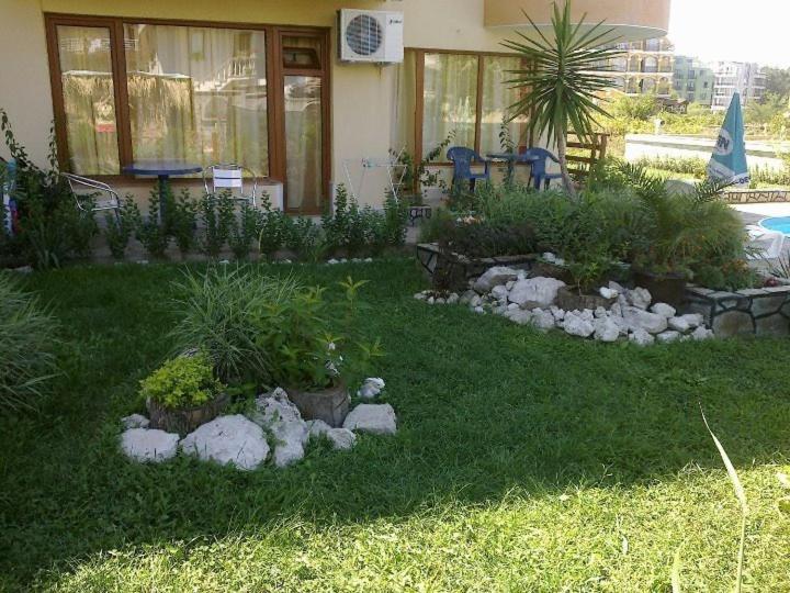 Семеен Хотел Атива - Family Hotel Ativa Lozenets Exterior foto